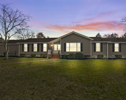 603 Peach Valley Rd, Gallatin