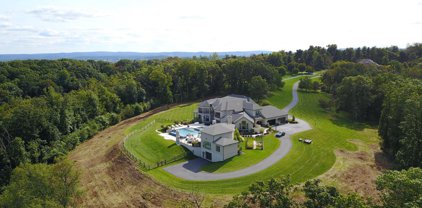 275 Mccoy Ln, Leesport