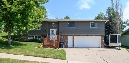 608 17th Avenue NW, Mandan