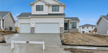 52 Nw Pike  Circle, Waukee