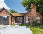 6706 Old Stone  Drive, Fort Worth image