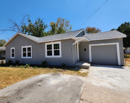126 E 10th Street, Deer Park