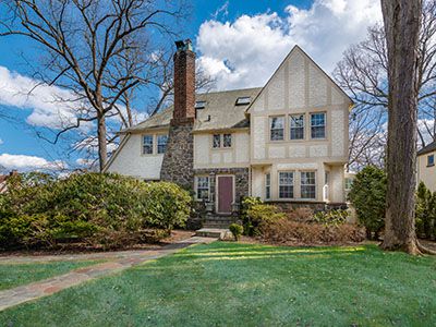 Larchmont Real Estate
