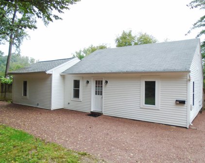 396 Riverside Avenue, Burlington