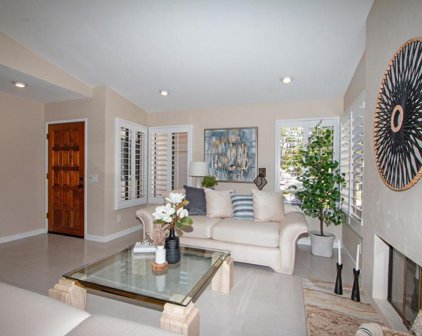 17977 Avenida Alozdra, San Diego
