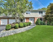 154 Rolling Hills Road, Thornwood image