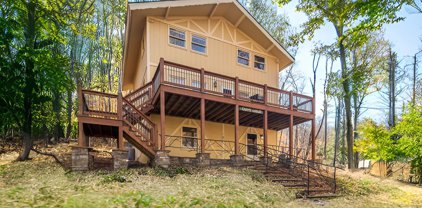 128 Greenbriar Road, Beech Mountain