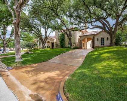 3708 Country Club  Circle, Fort Worth