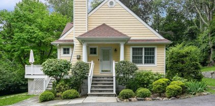 91 Hickory Lane, Bedford