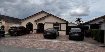 3233 W 76th Pl, Hialeah