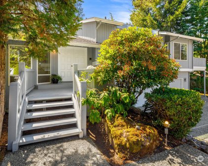 13619 SE 56th Place, Bellevue