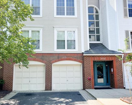 253 S Pickett St Unit #402, Alexandria