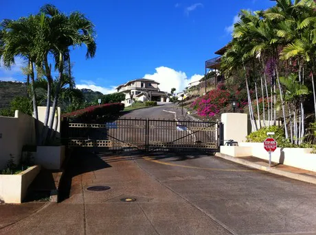 Gated Entry to Kahala Pacifica