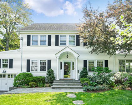 27 Flint Avenue, Larchmont