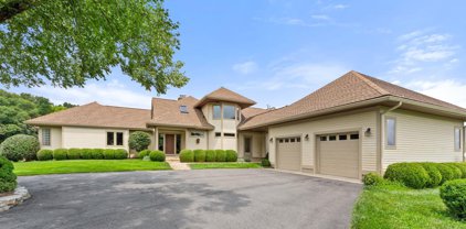 18291 Calumet Ln, Bluemont