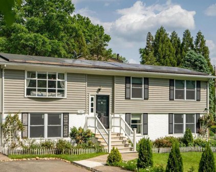 7107 Davis St, Alexandria