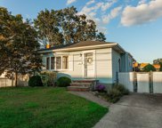 636 N Broome Avenue, Lindenhurst image
