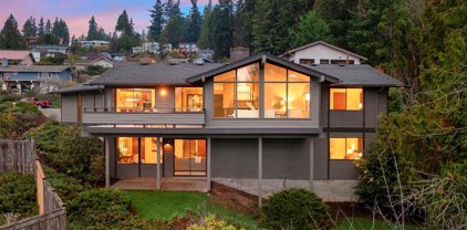 2412 170th Place SE, Bellevue