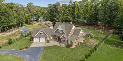 553 Waterfront Lane, Mathews