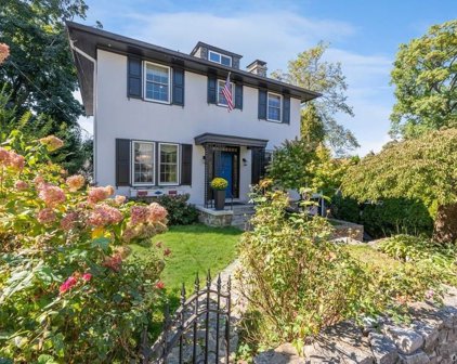 1 Minturn Road, Bronxville