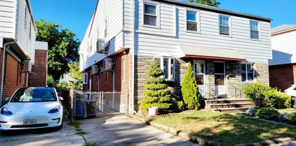 154-15 58th Rd, Flushing