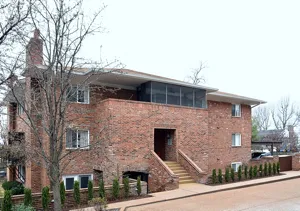 Gayton House Condos In Clayton, Missouri 63105