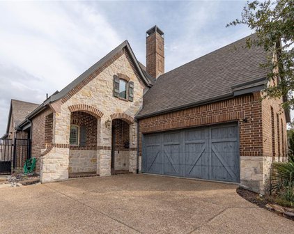 621 The Lakes  Boulevard, Lewisville
