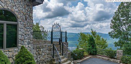 530 Howard's Knob Road, Boone