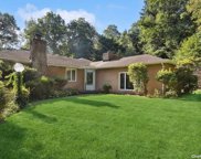 1986 Knollwood Road, Muttontown image