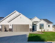 2270 N Roseland Ave, Star image