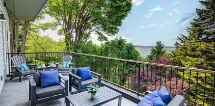 5235 SW Jacobsen Road, Seattle