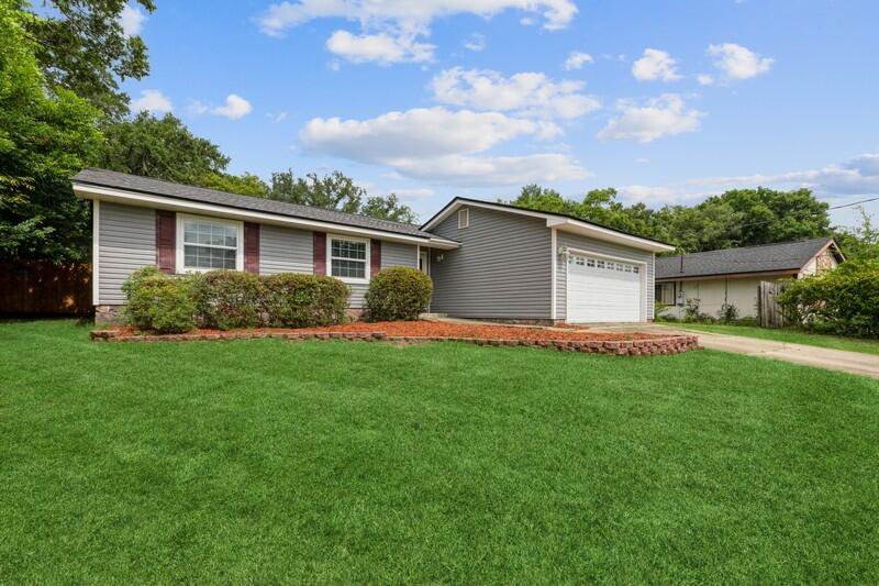 5615 W W West Shore Drive, Pensacola FL 32526, Property Listing 900930,