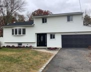 17 Holiday Park Drive, Centereach image