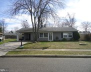 24 Outlook Ln, Levittown image