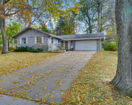 8111 35 1/2 Avenue N, New Hope
