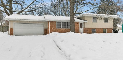 146 Stonybrook Way NE, Fridley