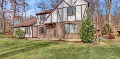 724 N Galen Hall Rd, Wernersville