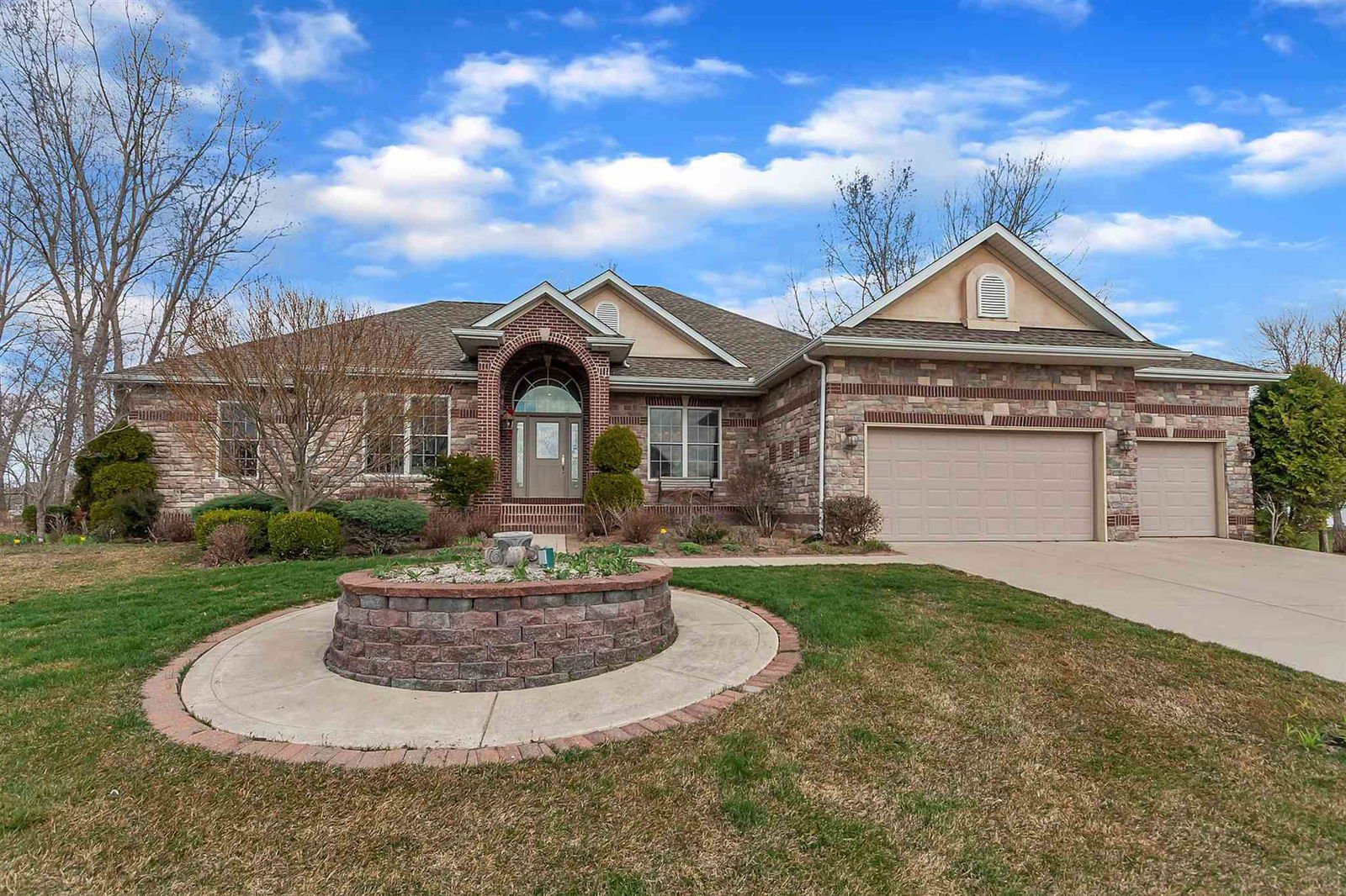 11187 S Lake Drive, Granger, 46530