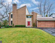 6408 Woodsong Ct, Mclean image