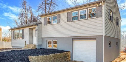 4128 W Chester Pike, Newtown Square