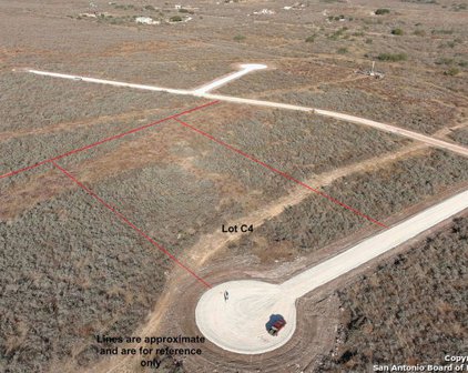 86 Palomino Hills, Uvalde
