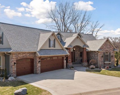 32 Crescent Lane, North Oaks
