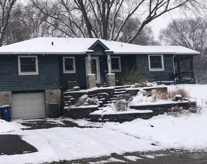 5476 Woodland Road, Minnetonka