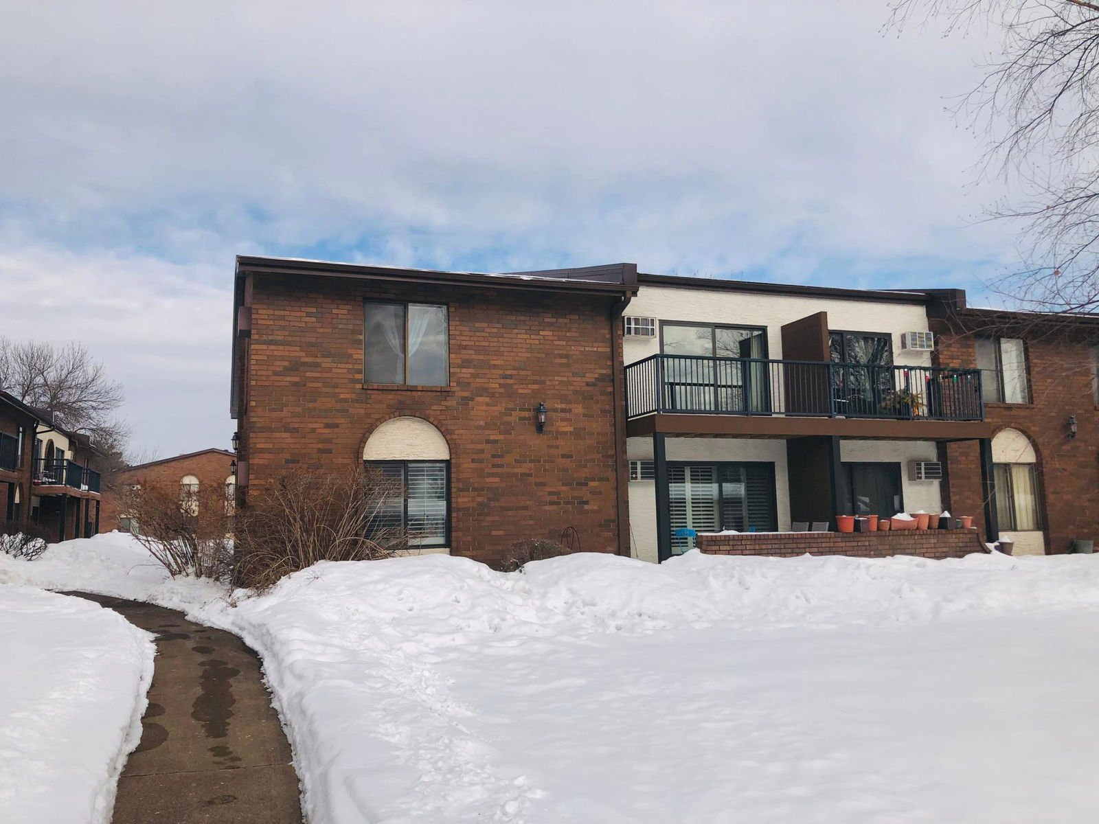 Hennepin Country Property 04 - xqc5xgu
