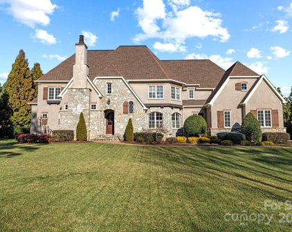 284 Milford  Circle, Mooresville