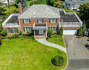 7 Rosemont Place, Great Neck image