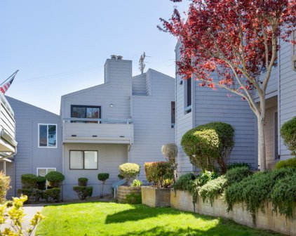 3095 Marina DR 40, Marina