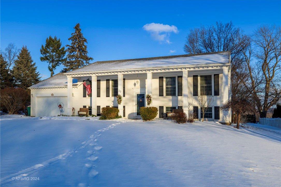 30 Round Trail Drive, Pittsford, 14534