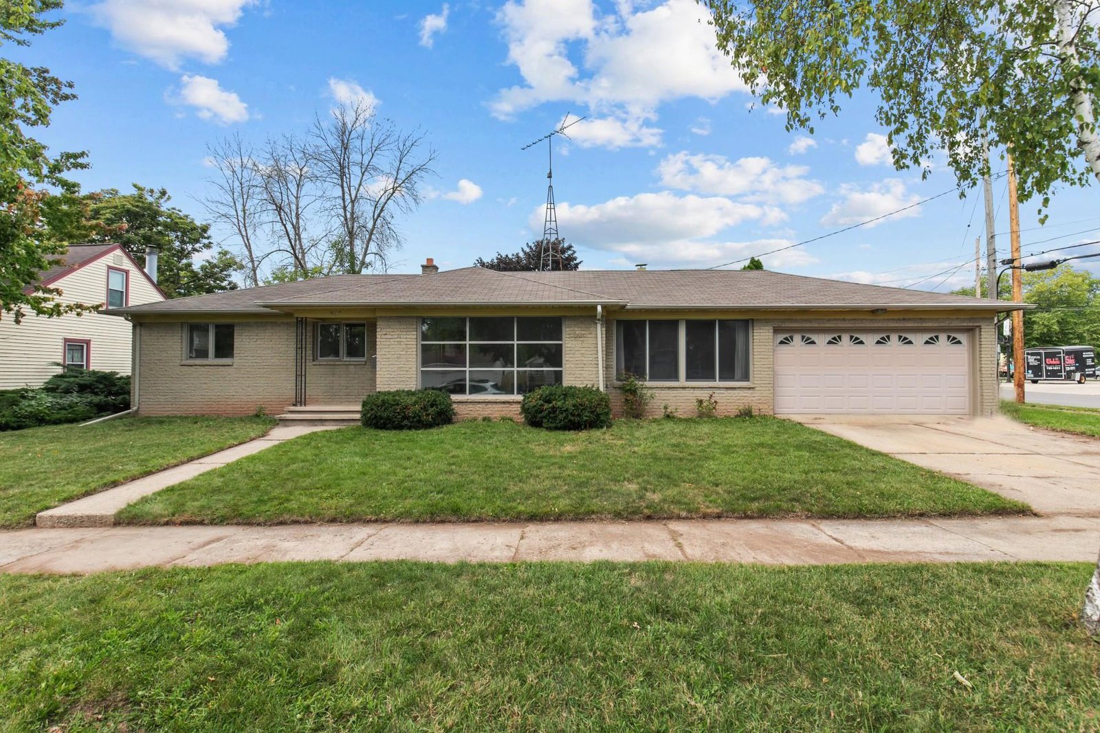 652 MANITOWOC Street, Menasha, WI 54952, 54952