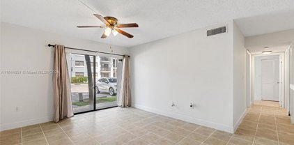 7200 Nw 179th St Unit #105, Hialeah